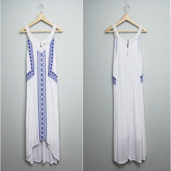 Lucky Brand Dresses & Skirts - Lucky Brand V Neck Embroidered Dress -XS